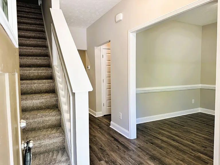 1890 Frankie Ave — Photo 2