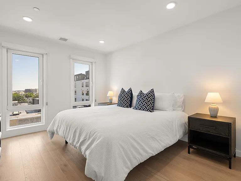 457 W Broadway #502 — Photo 19