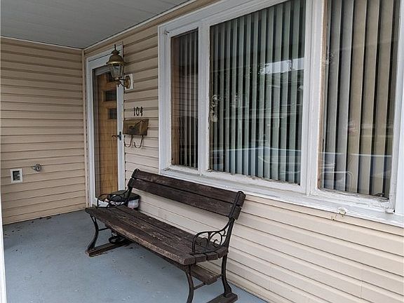 3rd image of 104 Main St