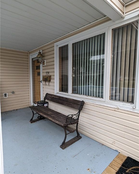 104 Main St, Tiltonsville, OH 43963 Zillow