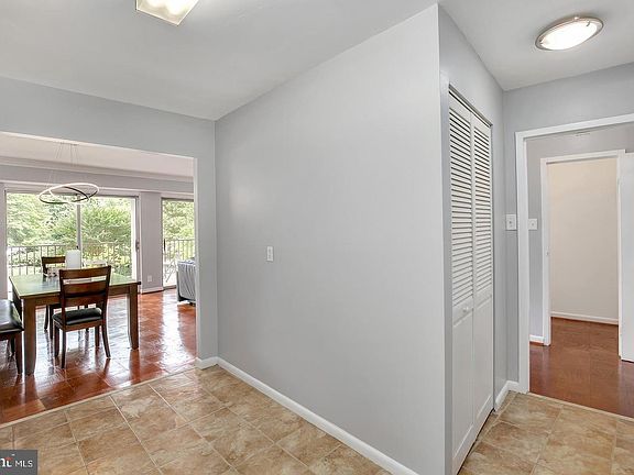 3rd image of 9039 Sligo Creek Pkwy APT 205