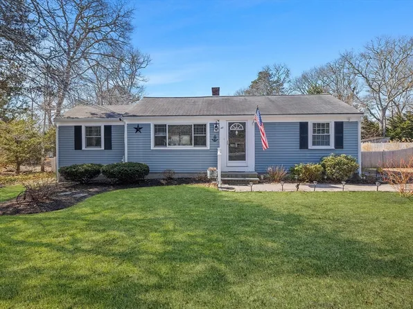 47 Nobby Ln, West Yarmouth, MA 02673
