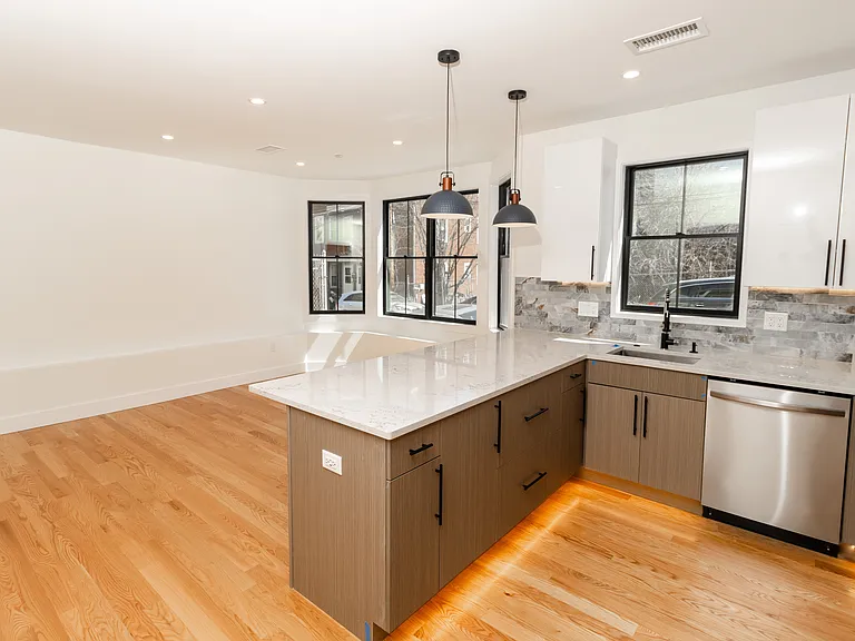 28-30 Clifton St #30A — Photo 12