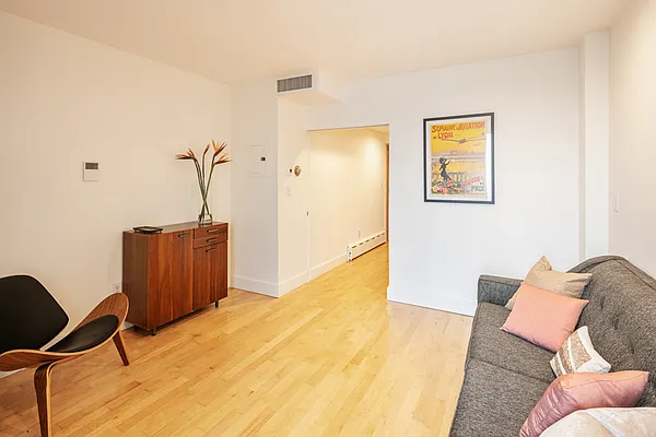 Rented by Compass | media 10