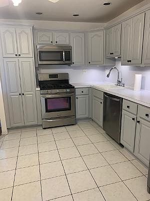 4th image of 1569 85th St #2