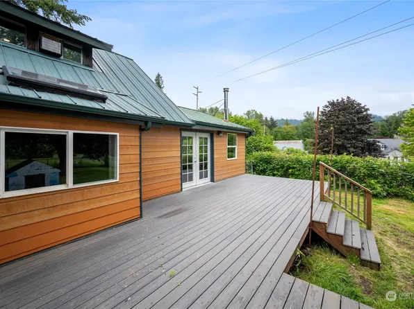 5686 Bell Creek Road, Deming, WA 98244