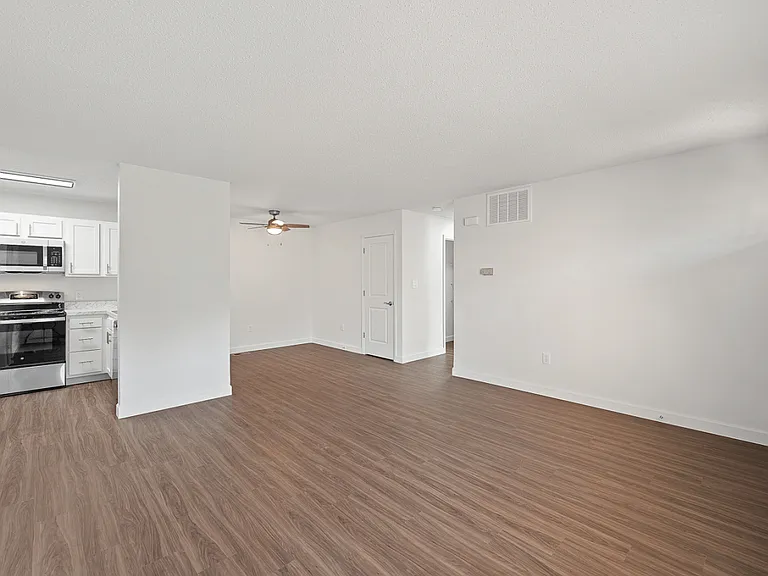 Apartments at Urbana — Photo 30