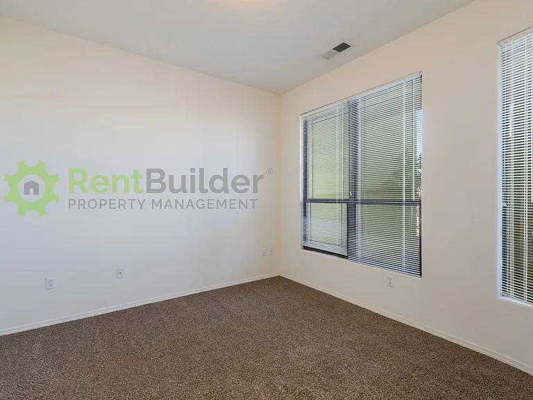 620 3rd St NE — Photo 27