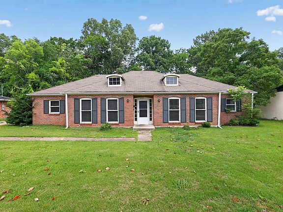 3rd image of 2721 Baldwin Brook Dr