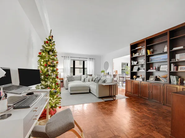 301 East 48th Street 5D image 1 of 14