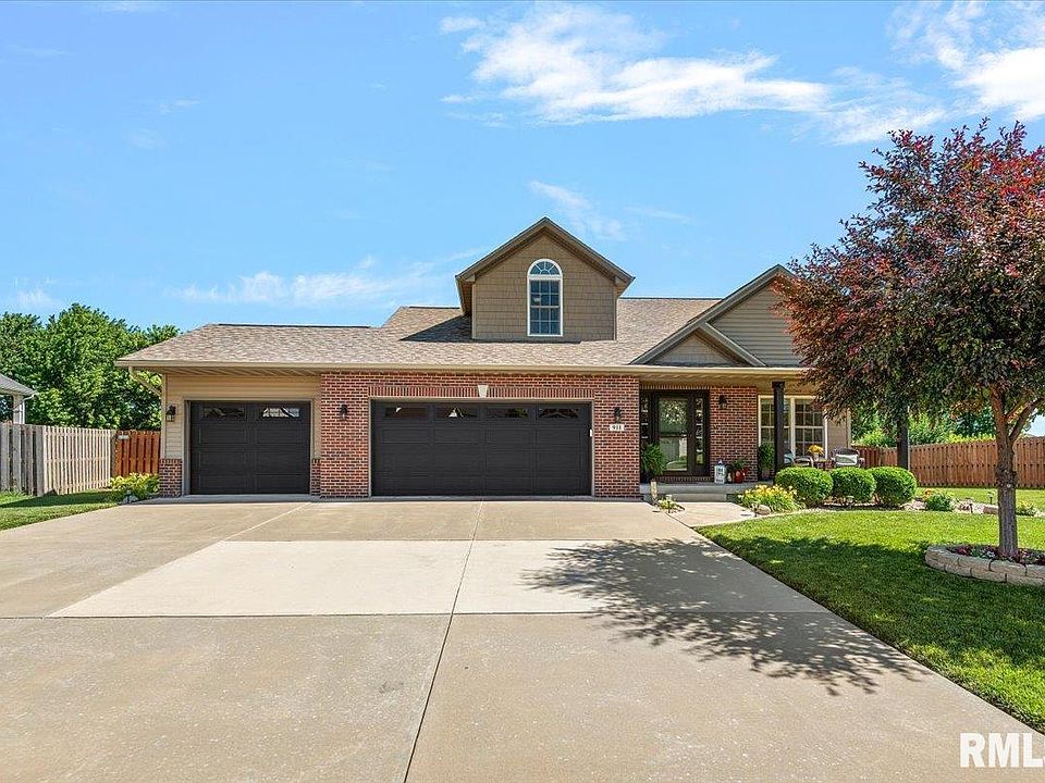 1st image of 911 Cypress Dr