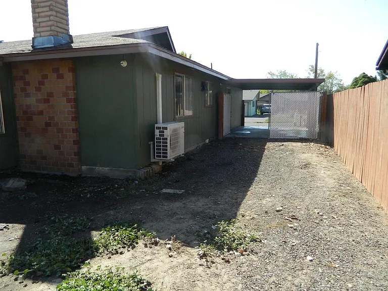 Merryman Dr — Photo 14