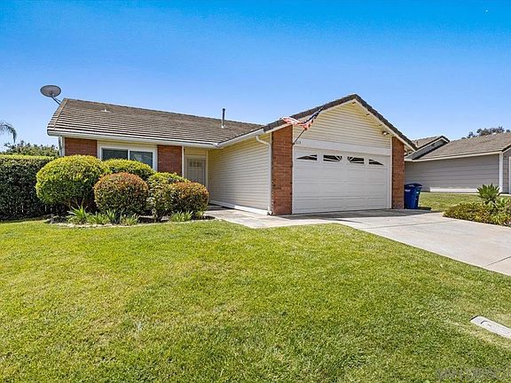 3rd image of 813 Viking Ln
