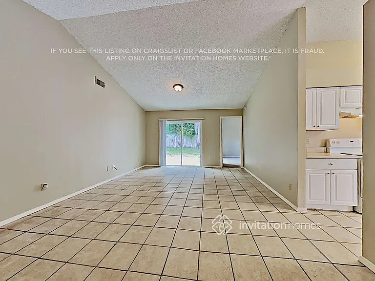 1714 Brandon Trace Ave — Photo 5