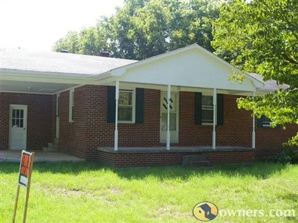 1101 Mitchell St, Celina, TN 38551