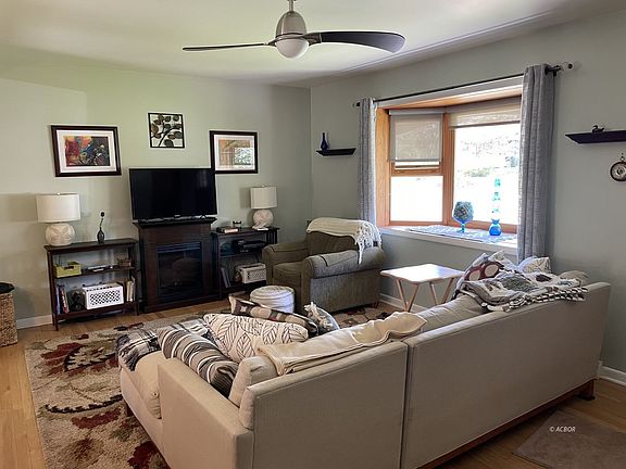 2nd image of 138 Longview Heights Rd
