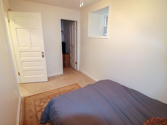 3rd image of 1413 N Oakley Blvd #B