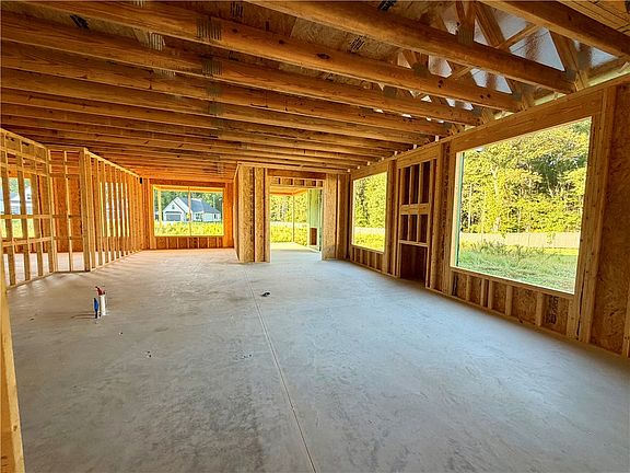 4th image of 123 Rolling Wood Dr