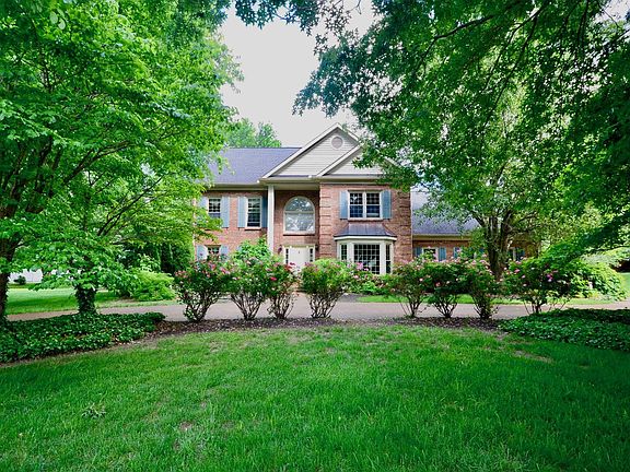 4th image of 419 Savannah Trace Dr