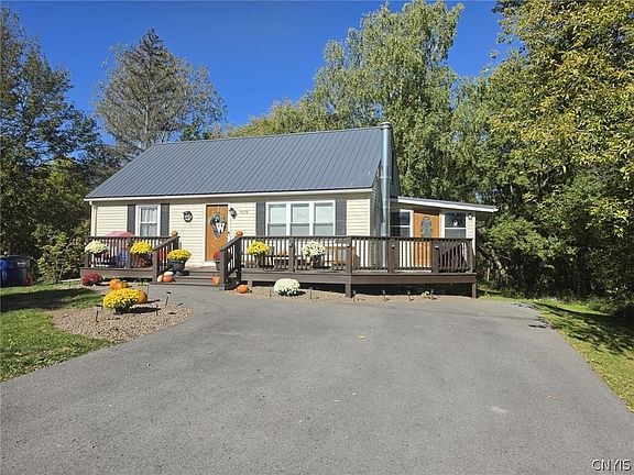 3rd image of 3679 Brutus Rd