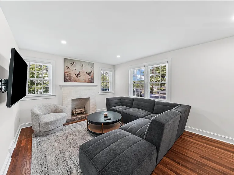 8 Stanton Ave — Photo 21