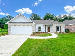 929 Riverside Ln, Pearl, MS 39208