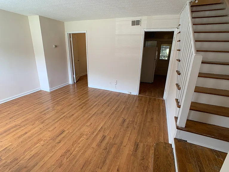 1683 Valley Ave — Photo 7