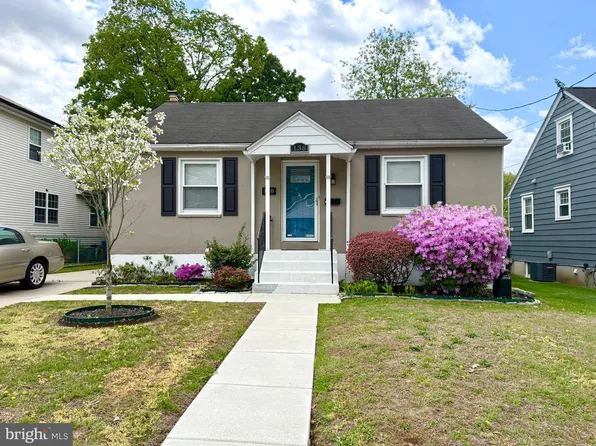 138 W Linwood Ave, Maple Shade, NJ 08052