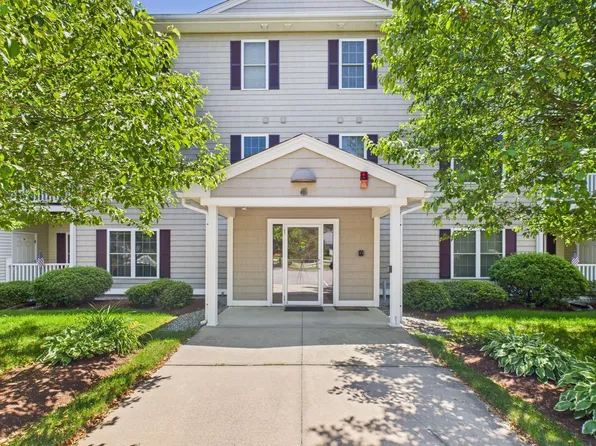 6 Stearns Lane #103, Merrimack, NH 03054