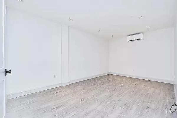 Rented by REAL New York | media 13