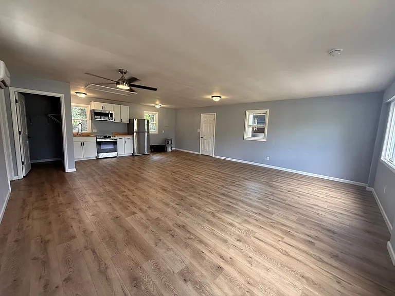1022 Givens Rd — Photo 6