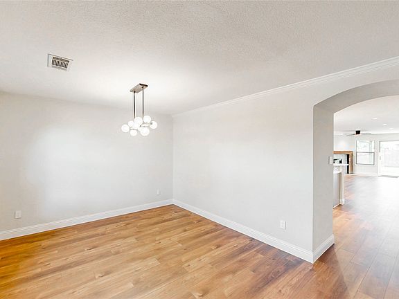 4th image of 13017 Fencerow Rd