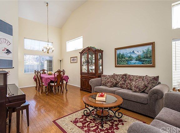 3rd image of 30620 Yosemite Dr