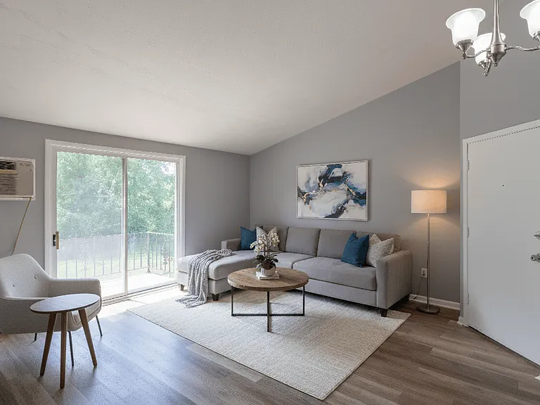 Washington Square Apartments — Photo 14