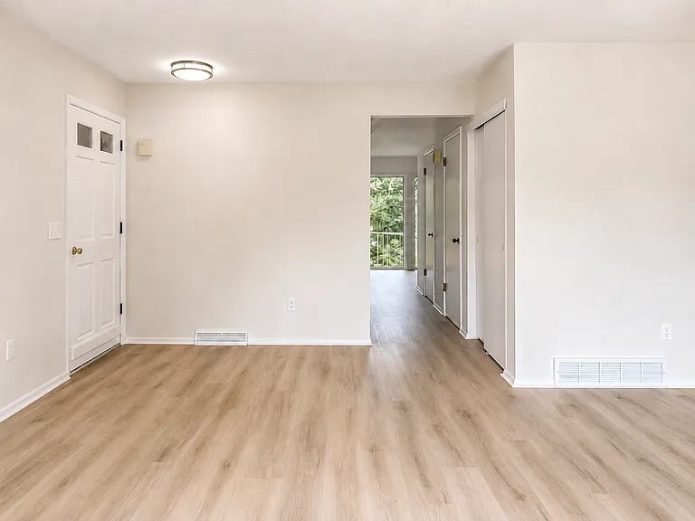 443 Overlook Dr — Photo 3
