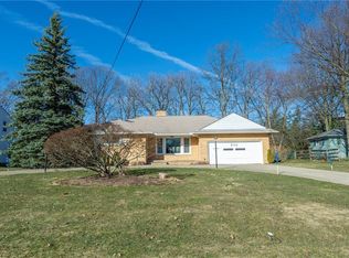 860 Colony Dr, Highland Heights, OH