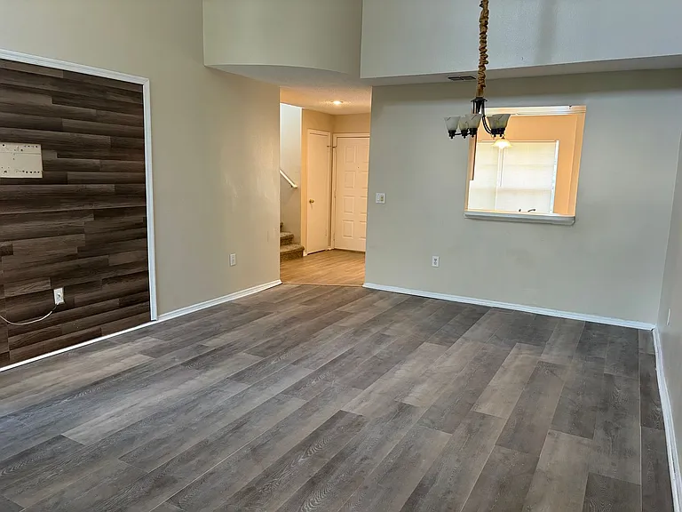 860 Monopoly Ct — Photo 18
