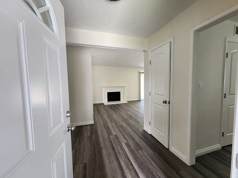 12091 Cherry St — Photo 3