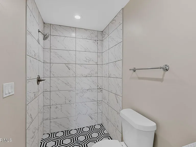 1483 Osullivan Dr #B — Photo 25