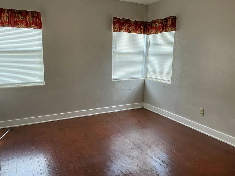 721 E Lowell St — Photo 16
