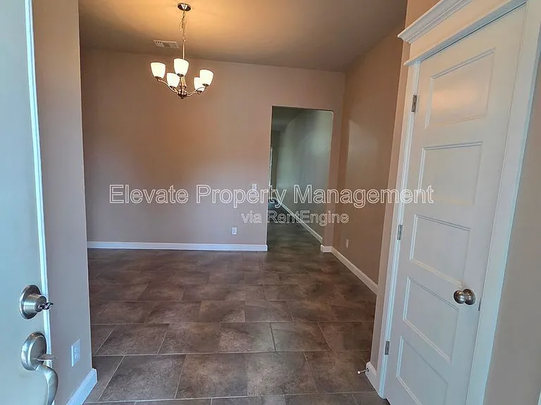2301 Kintyre Rd — Photo 2