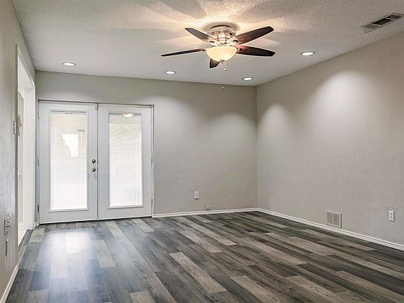 5th image of 2520 Willow Ln