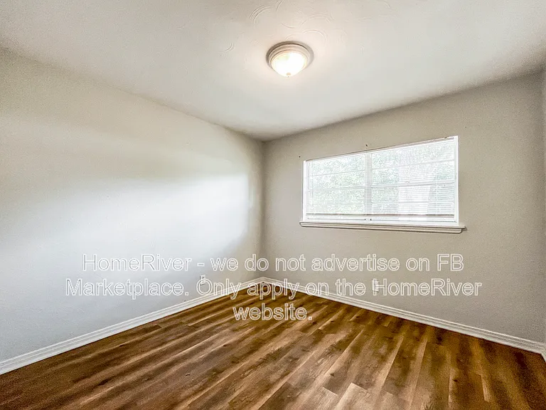 4523 Dolphin Dr — Photo 14