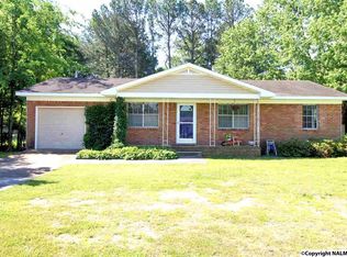 317 Bobwhite Dr SW, Decatur, AL 35601