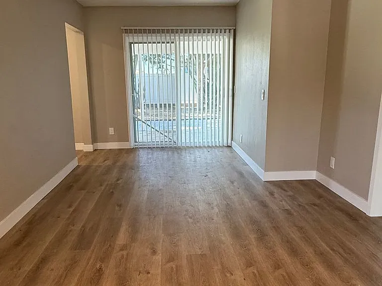 1527 W Stoneridge Ct — Photo 9