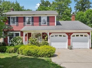 32085 N Roundhead Dr, Solon, OH 44139