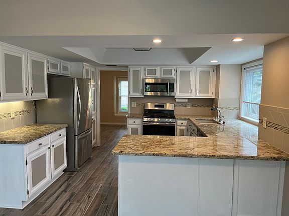 3rd image of 2111 Braesmeadow Ln