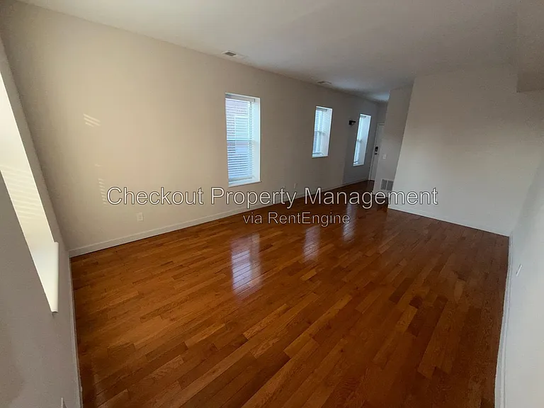 5531 Pershing Ave #32 — Photo 10