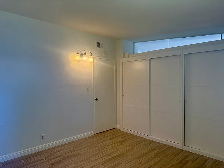 1123 Gravelia St — Photo 11