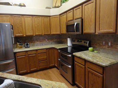 Upgraded Oak Cabintry